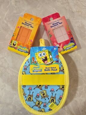 SpongeBob Squarepants Shower Steamer Pack & Bath Puff Set